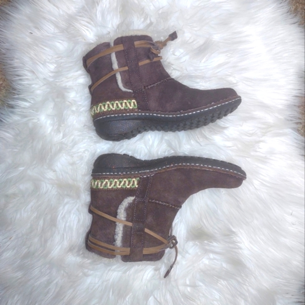 UGG Australia Cove Suede Bootie Sz 7 - Picture 2 of 11